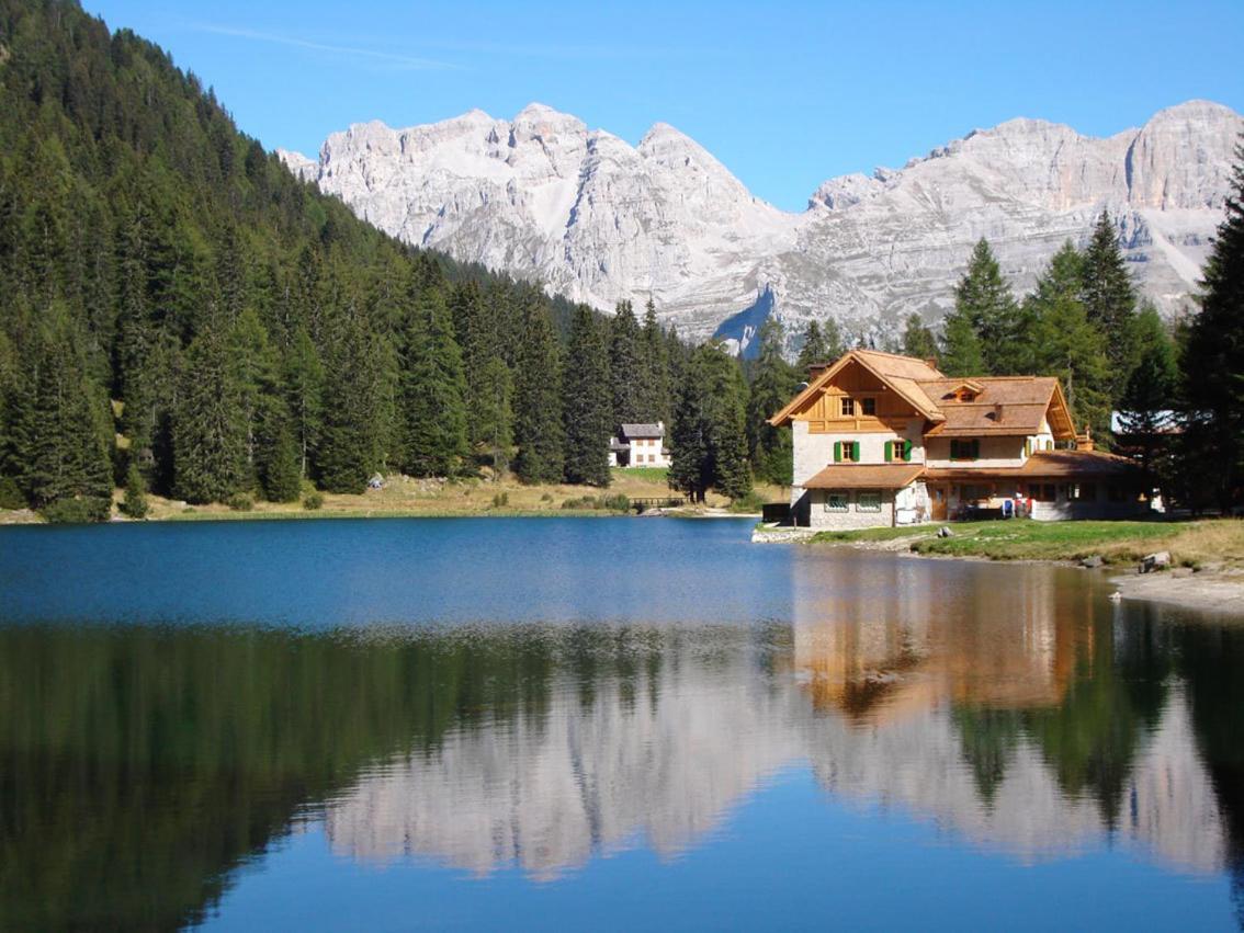 מדונה די קמפיליו Rifugio Lago Nambino מראה חיצוני תמונה